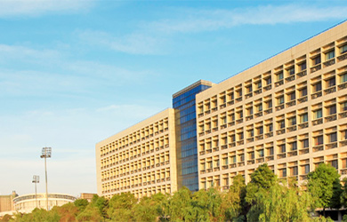 中南财经政法大学校园图片